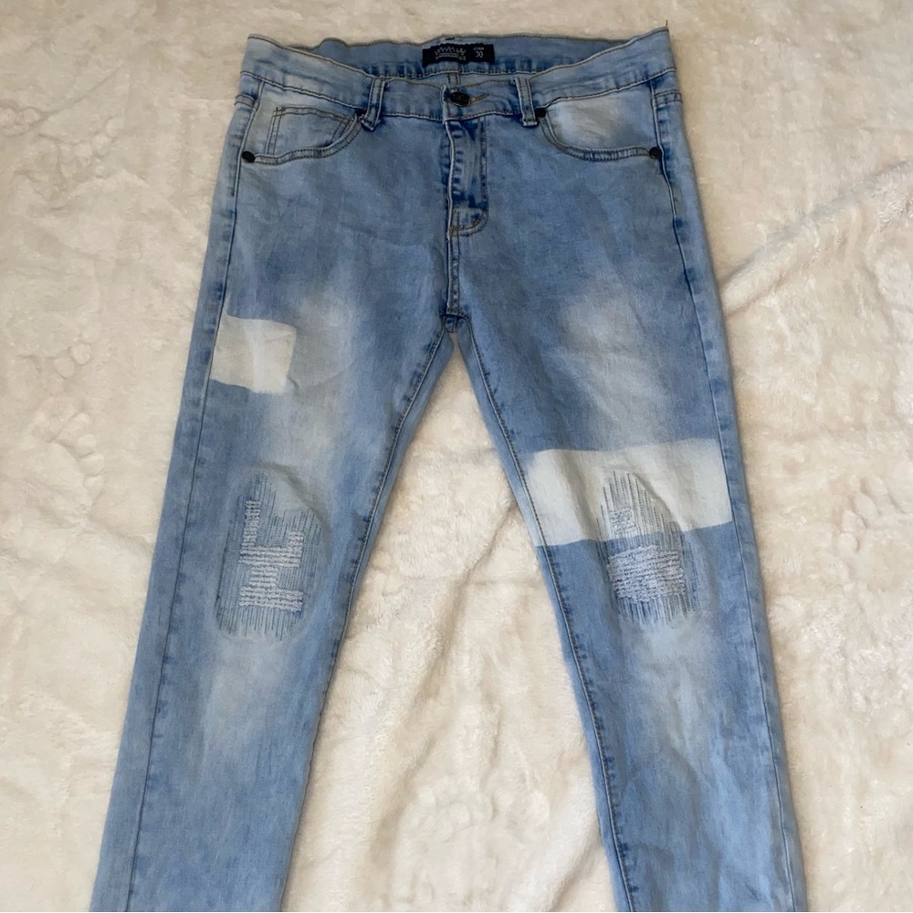 Young men. Gently used Blue jean. Good condition size 30